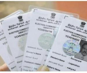 हजारो मतदान कार्ड बेवारस अवस्थेत; राजकीय वर्तुळात मोठी उडाली खळबळ