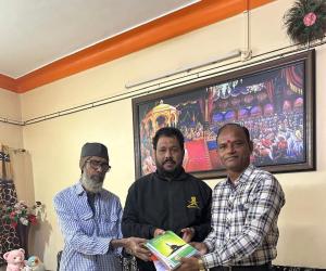 जमाते इस्लामी हिंद कडून जिल्हा परिषद केंद्रीय प्राथमिक शाळा ढोरेगावला मौल्यवान पुस्तकांची भेट....