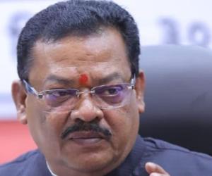 मंत्री शिरसाटांच्या घराबाहेर रिक्षाचालकांचे आंदोलन; गॅसचा पुरवठा होत नसल्याचा आरोप